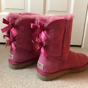 Pink bow uggs